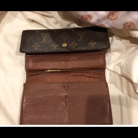 Authentic Louis Vuitton - Picture 3 of 7